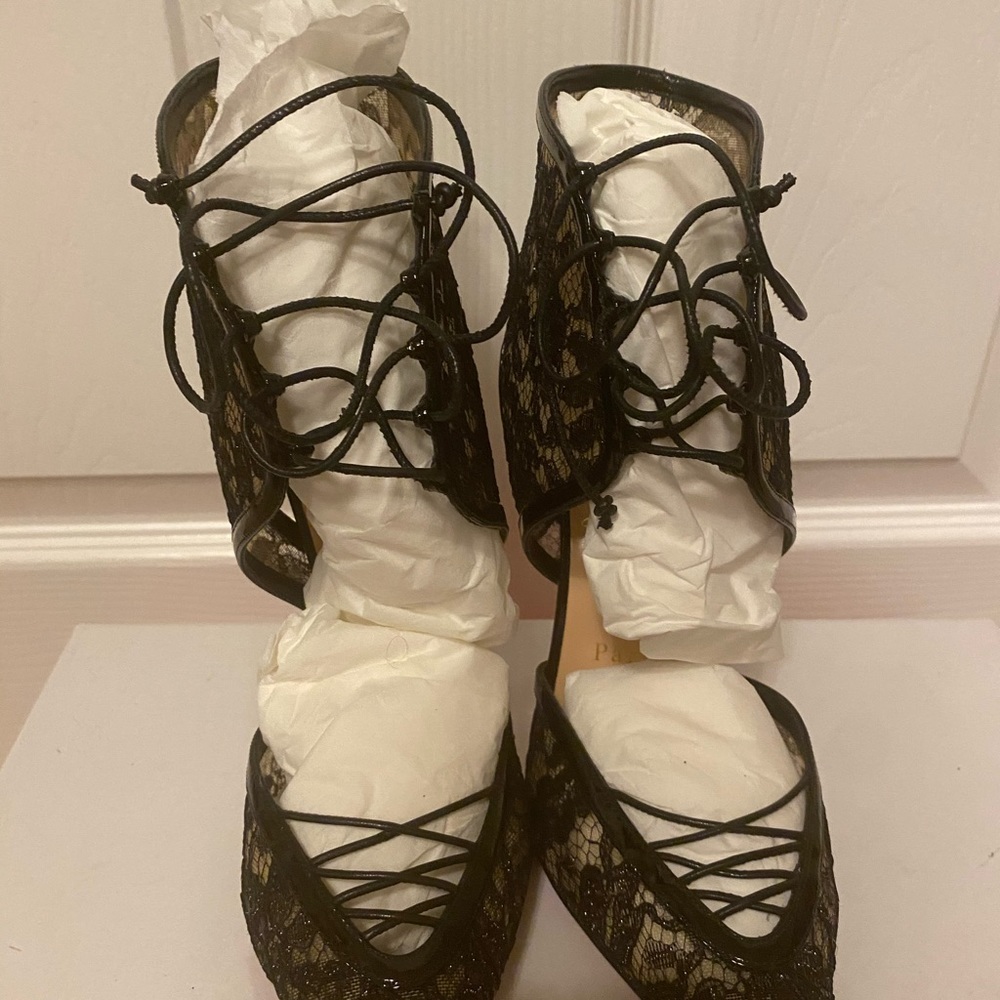 💖 NWT Louboutin sexy black lace up heels! - Picture 2 of 9